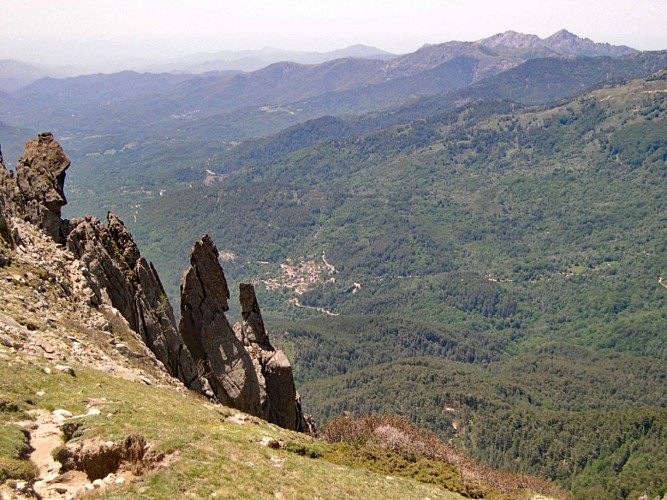 Corse- Région Fiumorbo- Col de Verde- Refuges Usciolu via Prati- Cozzano [mai 2006]