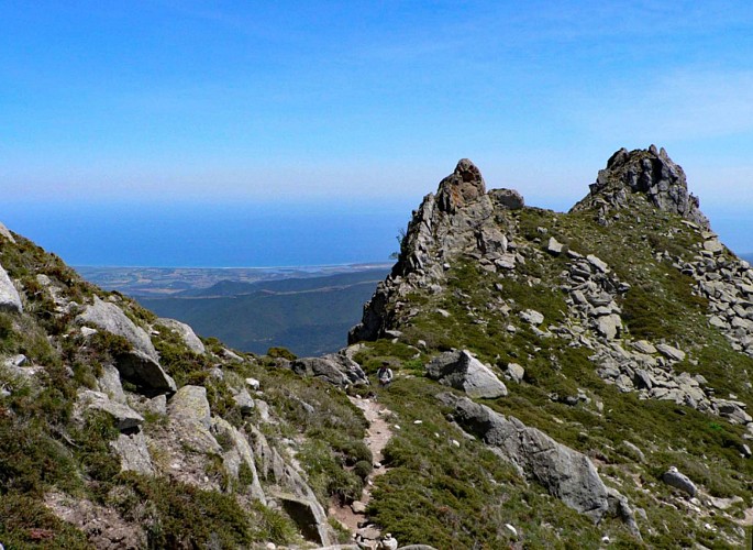 Corse- Région Fiumorbo- Col de Verde- Refuges Usciolu via Prati- Cozzano [mai 2006]