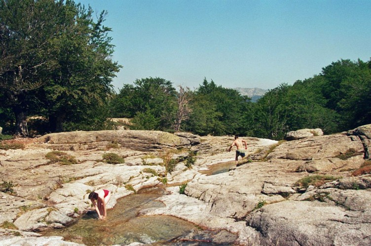Corse-Région Incudine- Sommet de l'Incudine par les "piscines" [Août 1999]