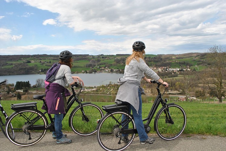 Vélo à assistance éléctrique lac de paladru