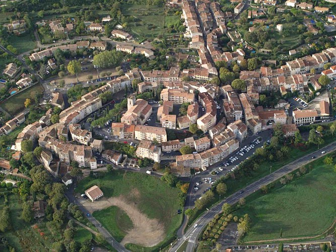 Vue aérienne de Flayosc en ULM