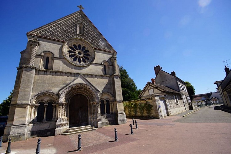 Trie-Château - église