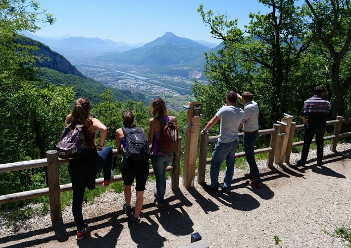 Belvédère et aiguille de Chalais