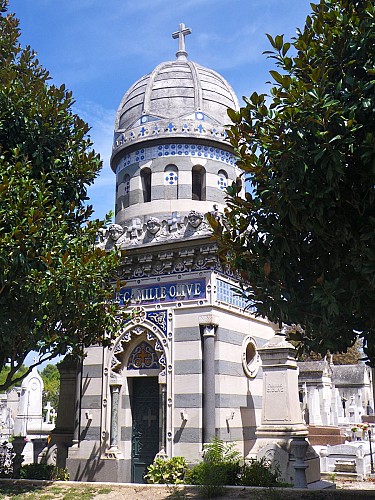 tombe cimetière Saint-Pierre