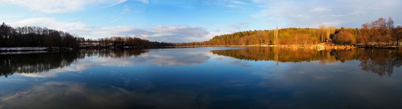 Panorama sur le plan d'eau de Courtavon