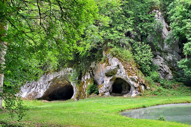 Oberlarg, grotte de Mannlefelsen
