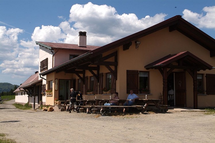 A stroll around the Schafert farm inn: Towards a 360° view of the heights