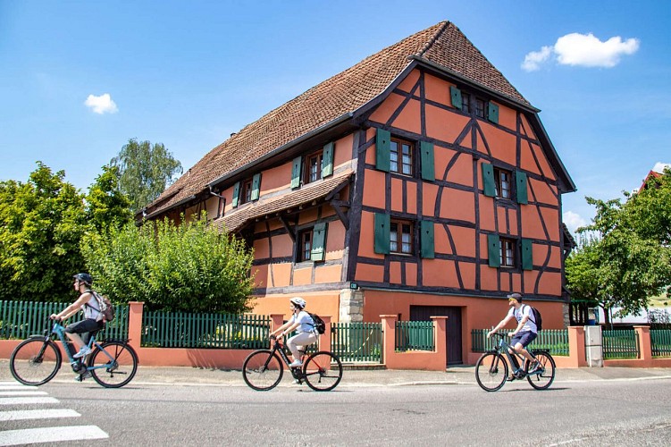 Radweg durch das Largue-Tal