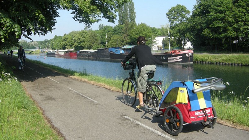 Marne-au-Rhin canal cycle route