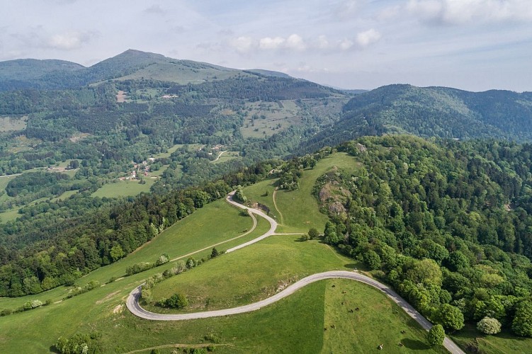 Les lacets de la Route des Crêtes