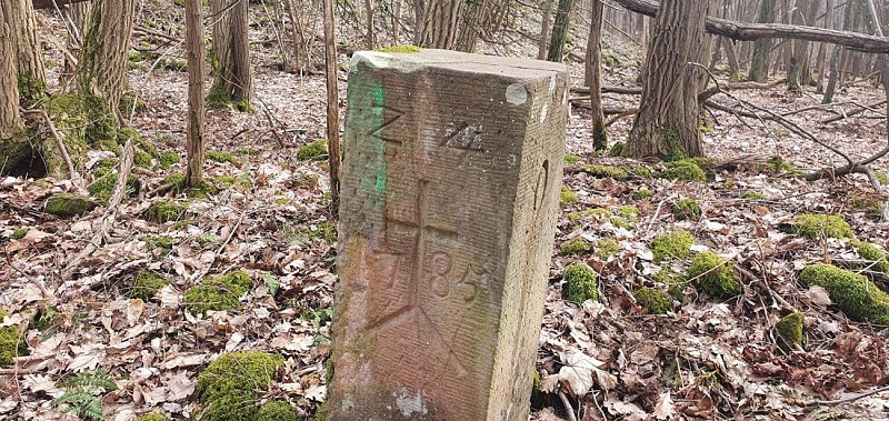 Borne de l'ancienne carrière de l'Oeuvre Notre-Dame à Gresswiller