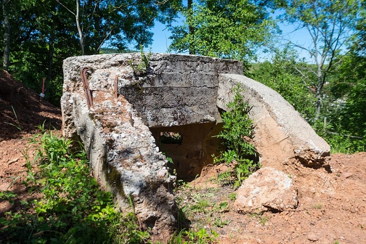 Un des bunkers qui se trouve sur le sentier