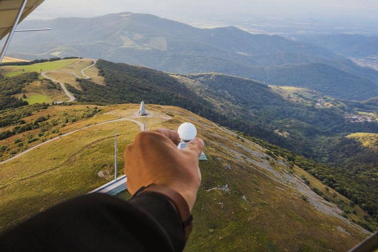 Le radar du Grand Ballon dans la main