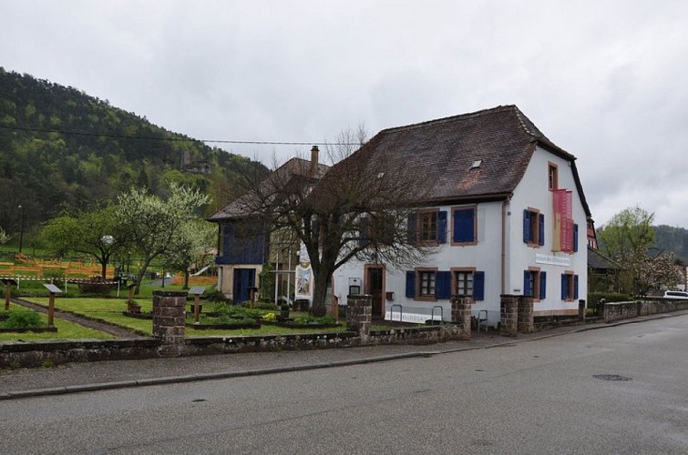 Maison des châteaux forts Obersteinbach