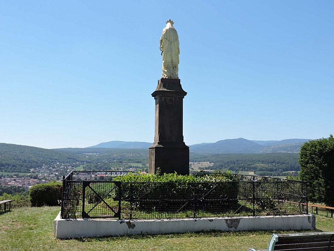Statue de la Vierge à l'enfant sur le Schiebenberg à Dinsheim-sur-Bruche