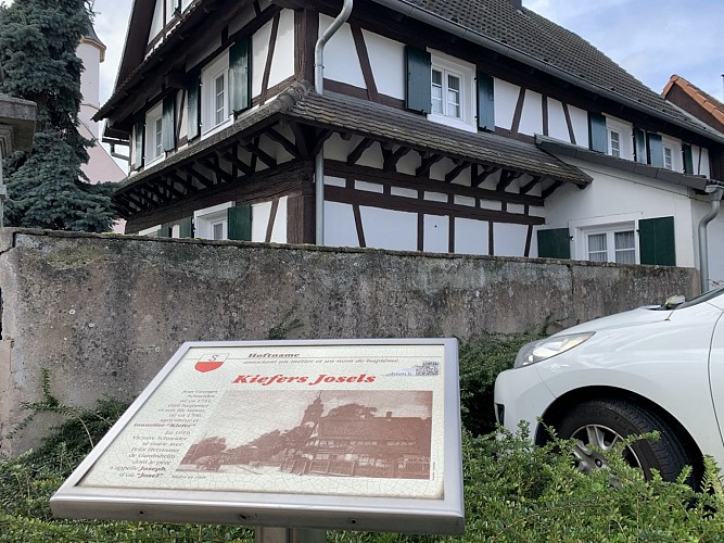 Walking tour: Path of the Hoftname