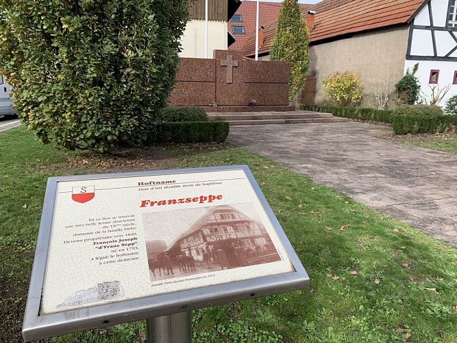 Walking tour: Path of the Hoftname