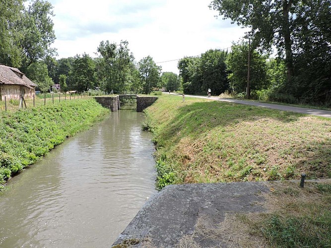 Ecluse sur la Véloroute Canal de la Bruche