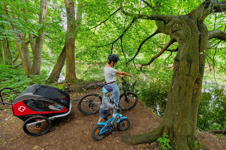 Cycling tour Along the water