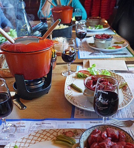 Un repas d’auberge de montagne après une belle randonnée