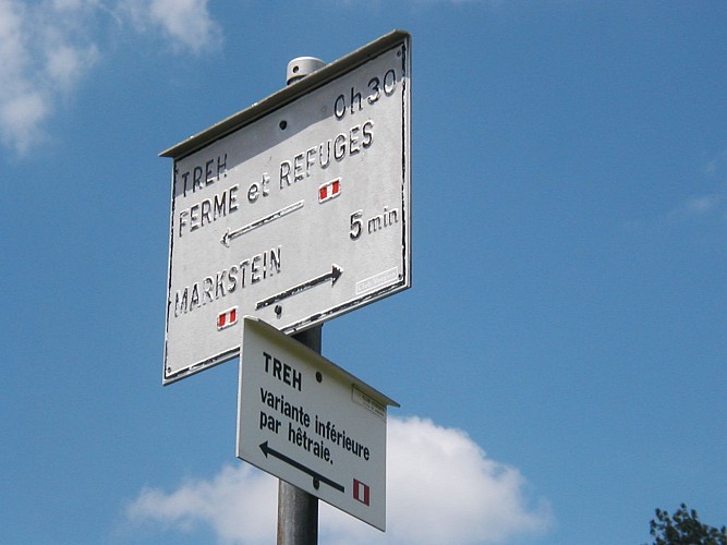 Panneau du Club Vosgien au sommet du Markstein