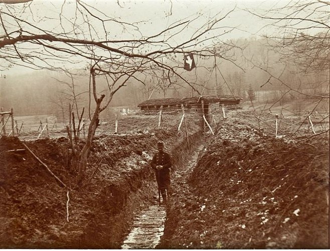 Redoute du Largin reconstruite par le génie de l'armée suisse en août 2012.