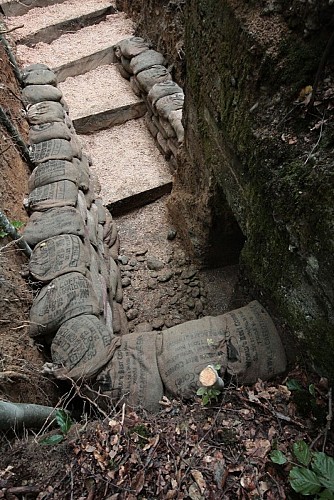 Réaménagement de l'entrée d'un blockhaus, circuit du Km 0