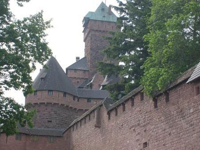 Saint-Hippolyte et le château du Haut-Koenigsbourg (St-Hippolyte Landenberg)