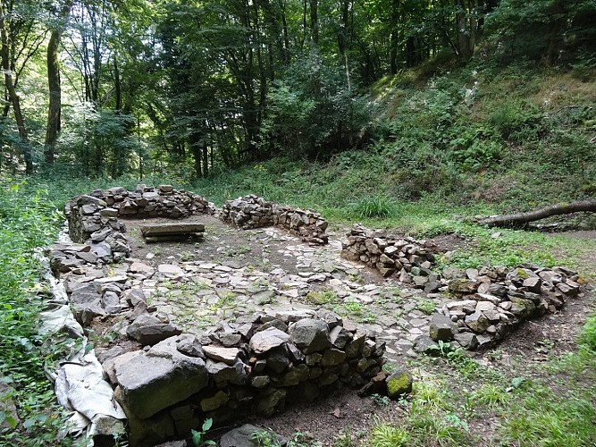Les ruines de la maison de l'ermite de Steinbach