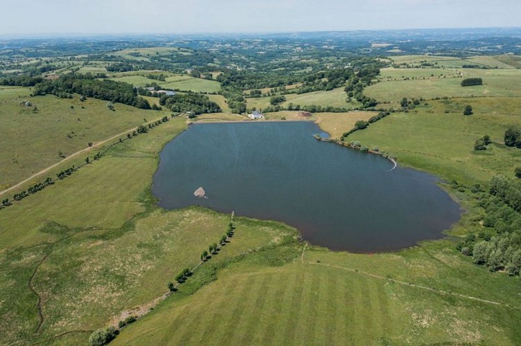 Lac des chèvres vu du ciel