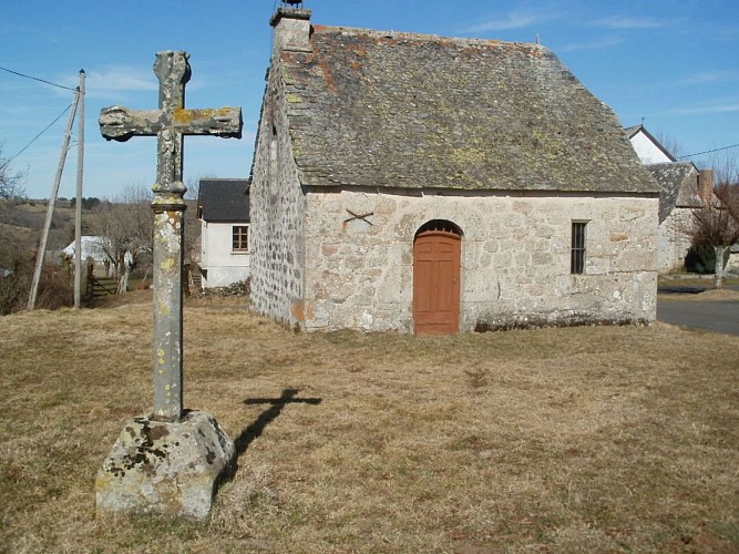 Chapelle et croix de Cayrac