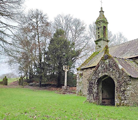 Chapelle dans les bois