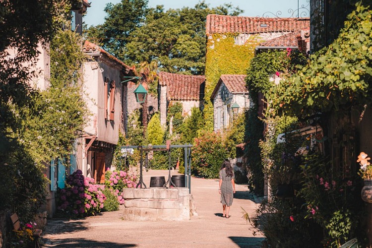 Pujols, panoramas sur les vallées du Lot et du Mail