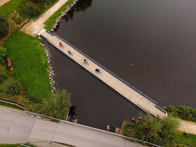 Sur le bord du lac de Neufchâteau