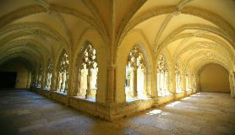 cloitre de l'Abbaye d'Ambronnay