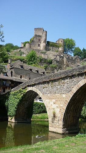 L'ancien chemin de Saint-Jacques-de-Compostelle à Belcastel