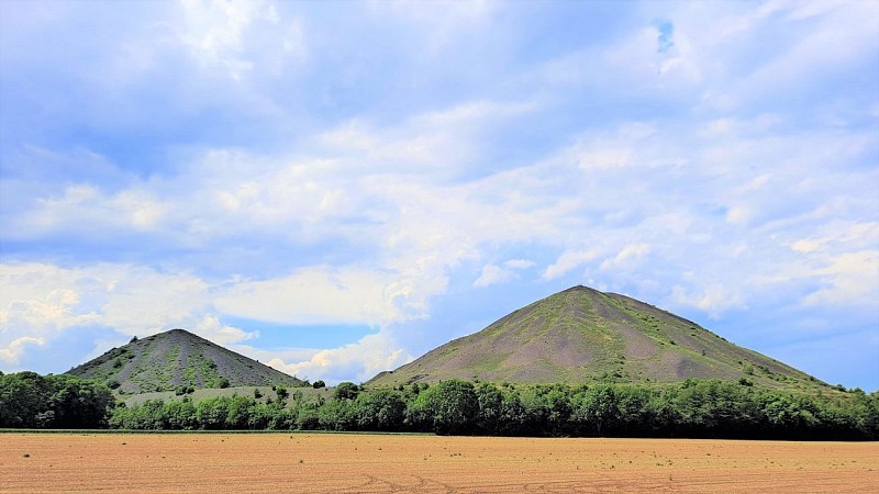 Les Noirs Monts, Au départ de Ruitz