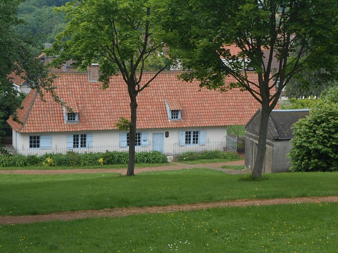 La Coqueline, Au départ d’Amettes