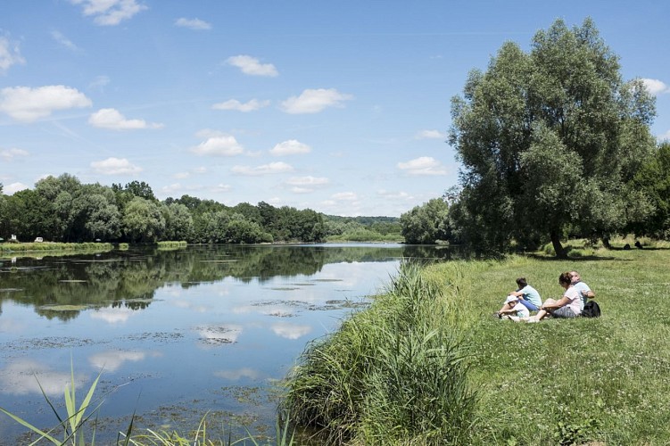 la voie verte  près du lac de l'Ailette