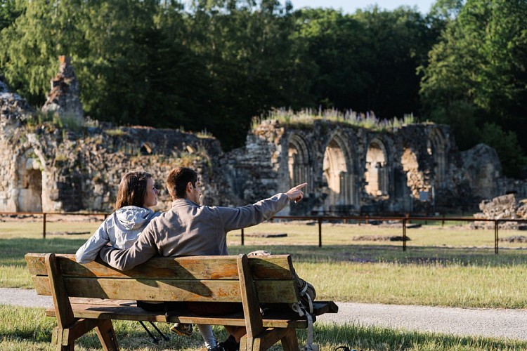 Pause contemplation à l'abbaye de Vauclair