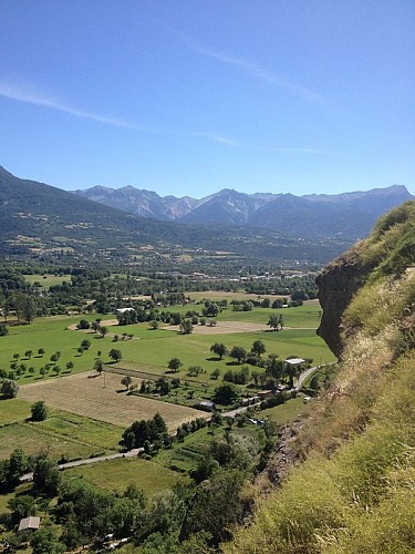 La pianura sotto la roccia