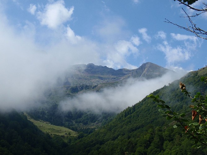 Le Crabère depuis la chapelle de l'Isard