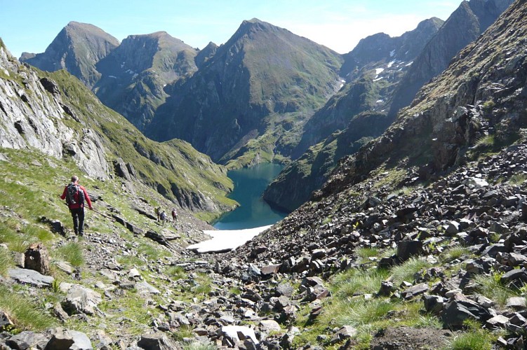 L'étang long depuis le port de Barlonguère