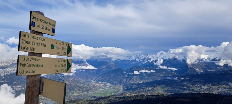 Grand Croisse Baulet from Avenaz - footpath_Cordon