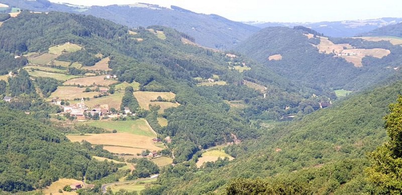 Vue sur Salelles - Vallée du Gos