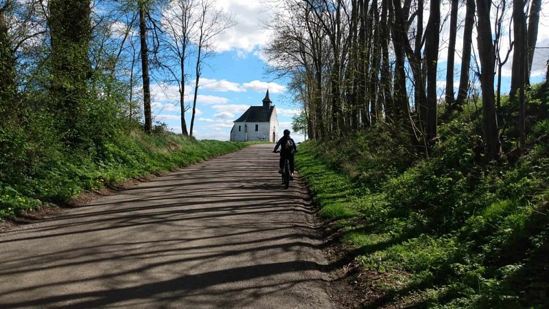 Vers la Chapelle du Try au Chêne