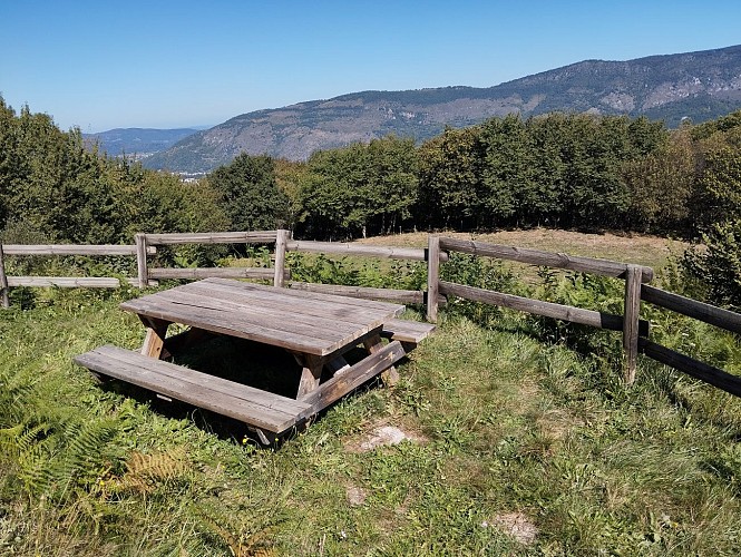 table pique-nique Le chemin des 3 cascades