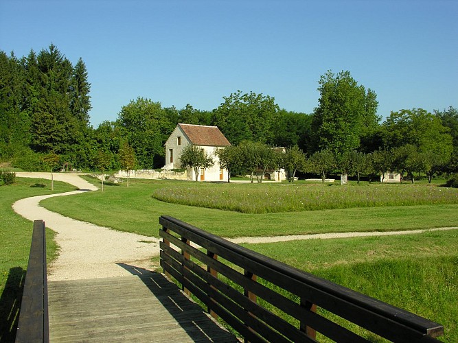 Chemin de Montrésor - Châteauvieux