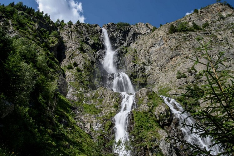 Travers des lacs par l'Alpe du Pin - Mountainside crossing between the lakes via the Alpe du Pin refuge