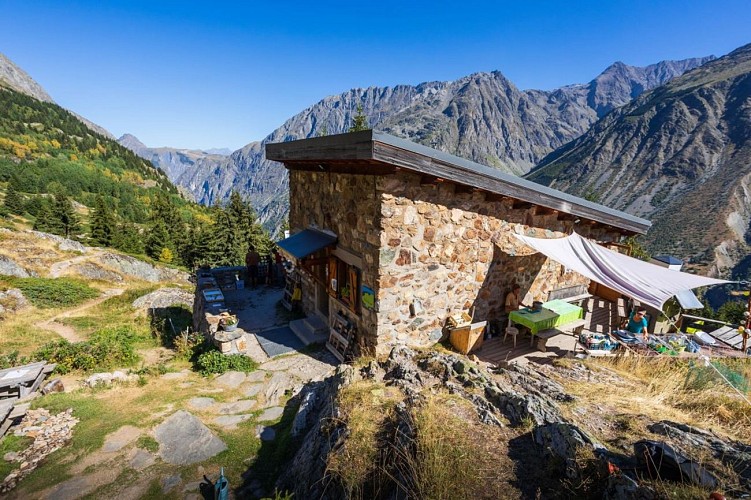 Travers des lacs par l'Alpe du Pin